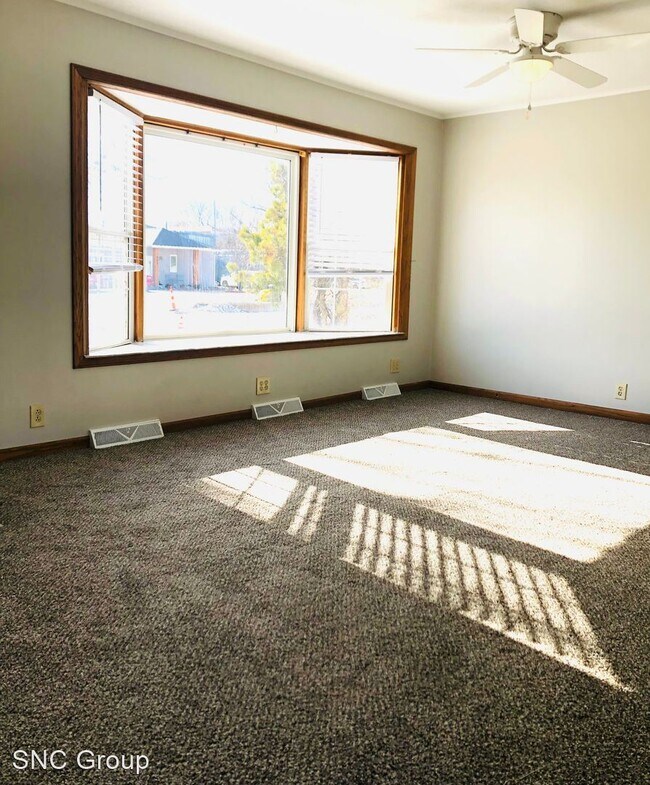 Building Photo - 3 br, 1 bath House - 912 W Summey