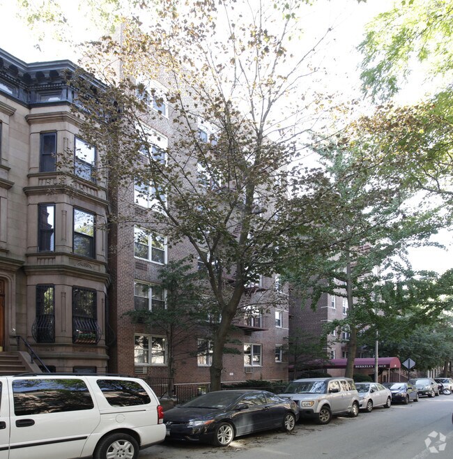 Foto principal - 220 Berkeley Pl