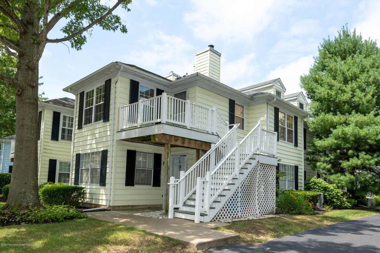 1501 Buckingham Cir, Middletown Township, NJ 07748 Condo for Rent in Middletown Township, NJ