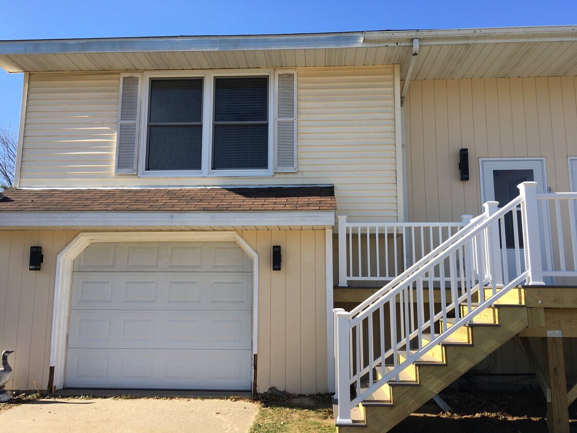 613 Topeka Dr, Lake Mills, WI 53551 Townhome Rentals in Lake Mills WI