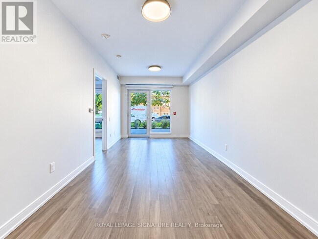 Photo du bâtiment - 2525 Bathurst St