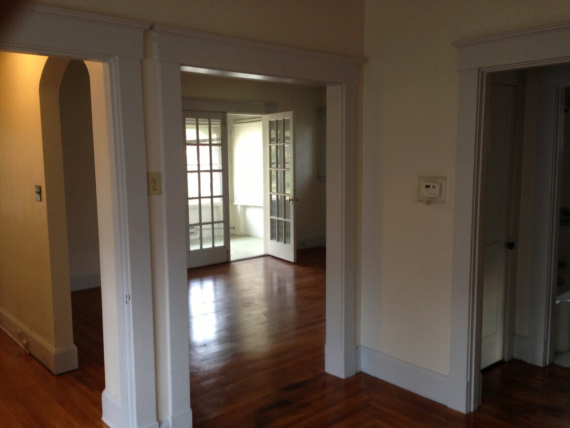 Foto del edificio - 4425 Hamilton Ave