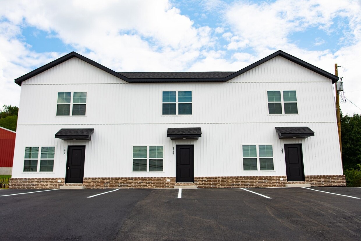 Foto principal - Brand New 2 Bedroom 1.5 Bath home