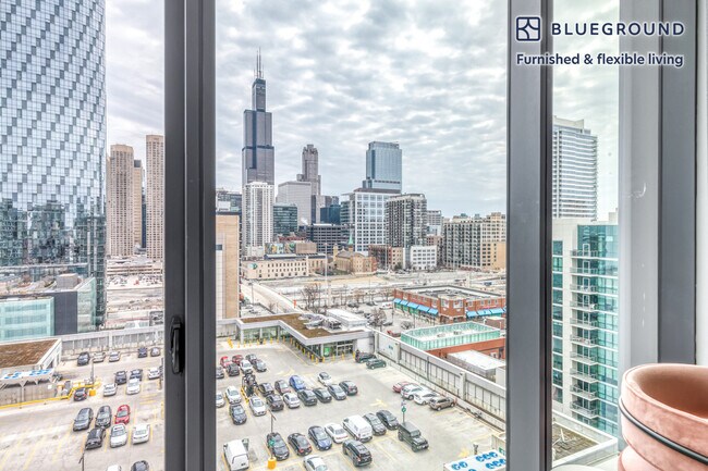 Building Photo - 834 W Monroe St