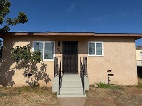 Building Photo - 935 Elm Ave