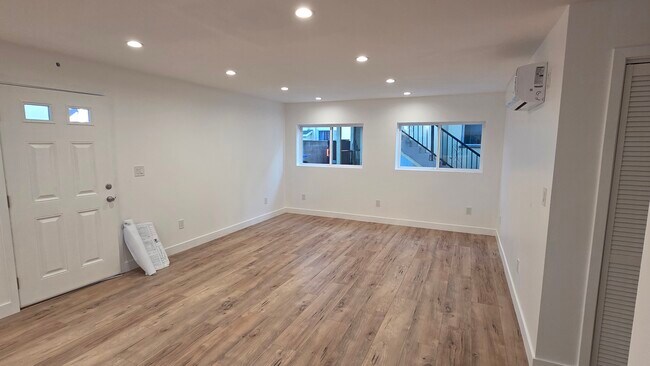 Foto del edificio - 805 W Glenoaks Blvd