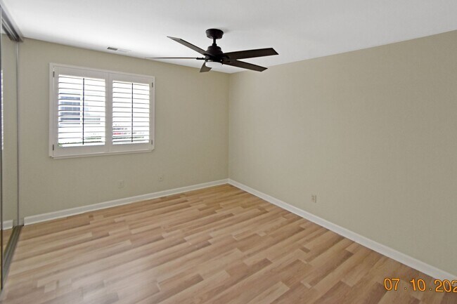 Foto del edificio - Charming Condo with Community Pool!