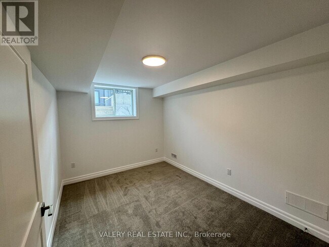 Photo du bâtiment - 7489 Marvel Dr