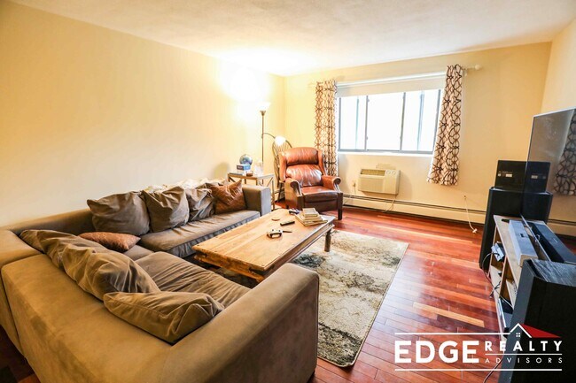 Foto del edificio - 28 Brentwood St