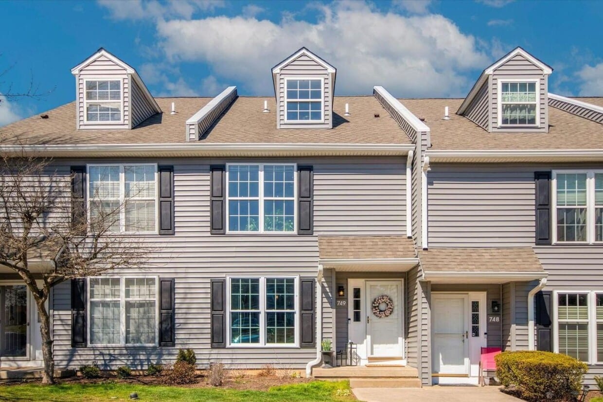 4 Bedroom 2 Bath Townhome in Exton Station - 4 Bedroom 2 Bath Townhome in Exton Station