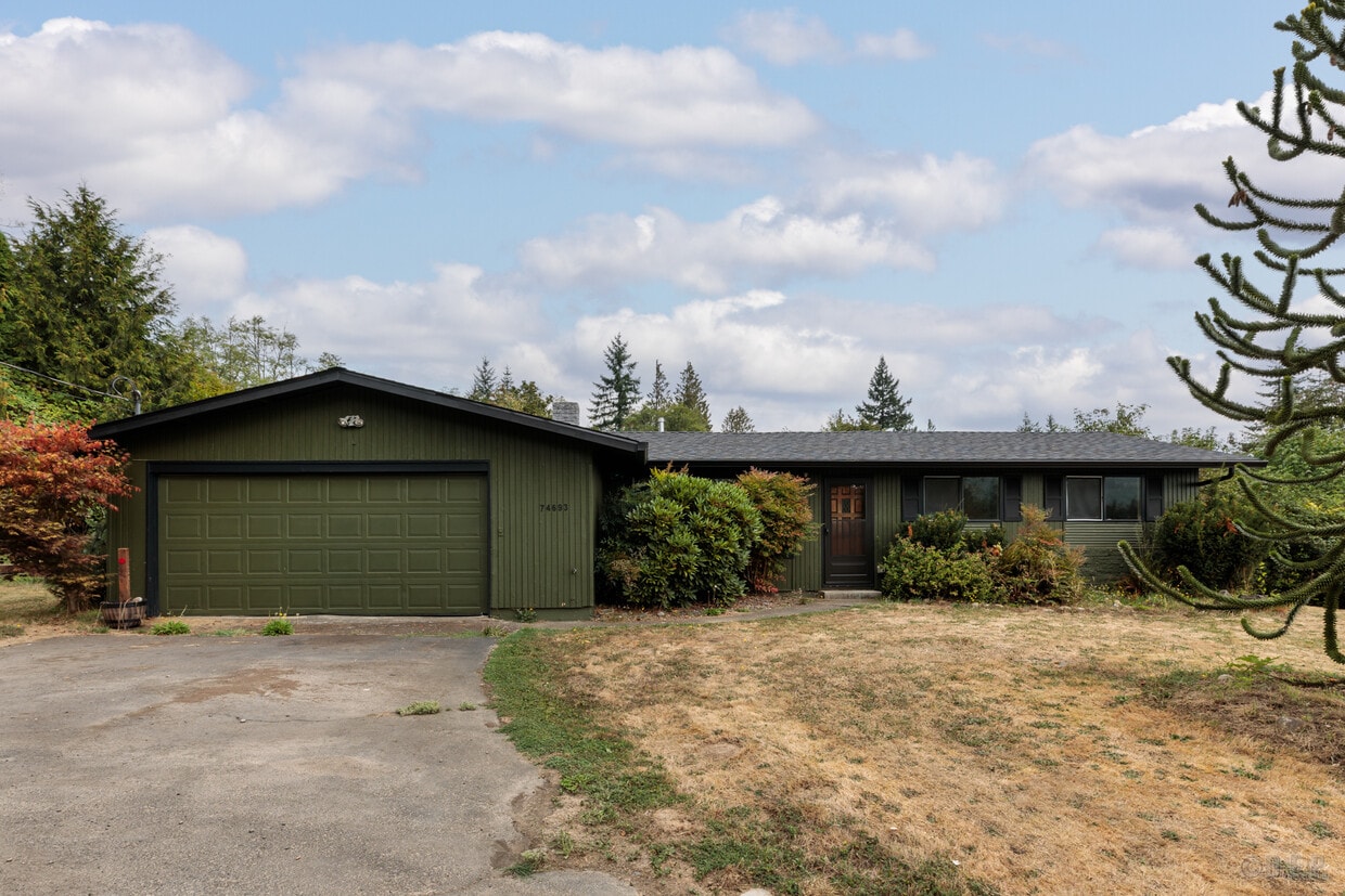 Primary Photo - 74693 Hale Ln