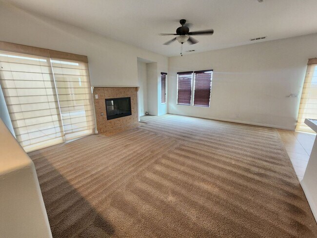 Building Photo - Coming Soon! Must See!!!! Spacious 4 Bedroom 3 Bath In Desert Knoll Community!!!