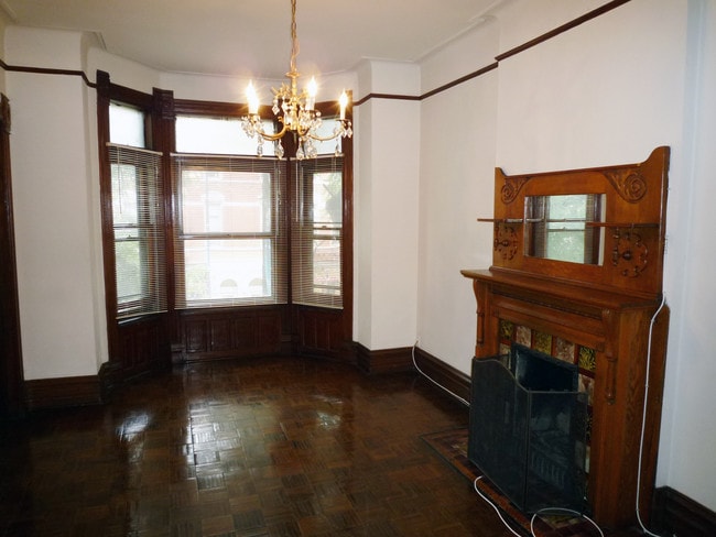 Building Photo - 1016 W Armitage Ave