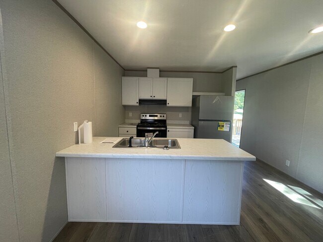 Foto del edificio - 3308 Fly Rd