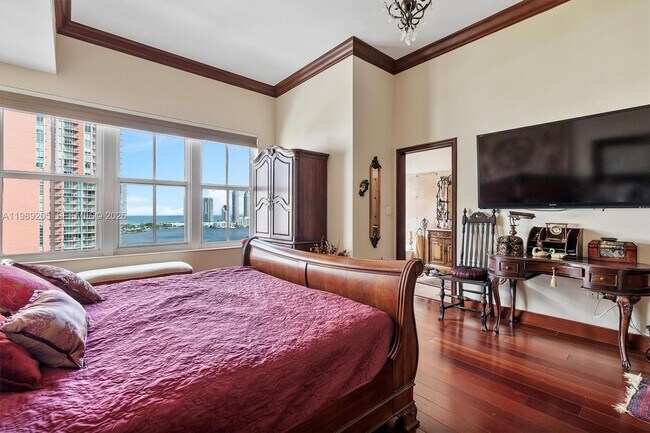 Foto del edificio - 3340 NE 190th St