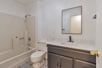 Building Photo - 255 Fanyon St