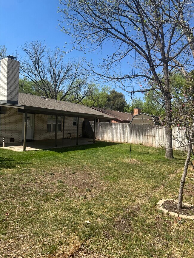 Foto del edificio - 2926 Briargrove Ln