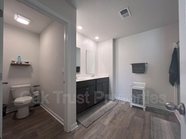 Building Photo - 129 Blossom Wood Ln