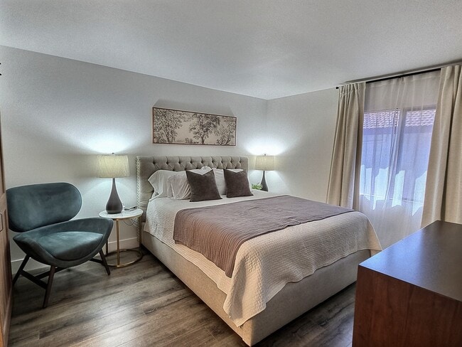 Dormitorio principal: Cama California King - 28021 Sarabande Ln