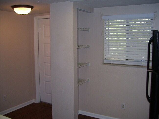 Foto del edificio - **Available in February* 2bd/2ba Condo close to Truman & Coffee Buff with community Pool.
