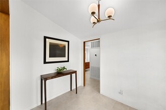Building Photo - 5474 Jackwood St