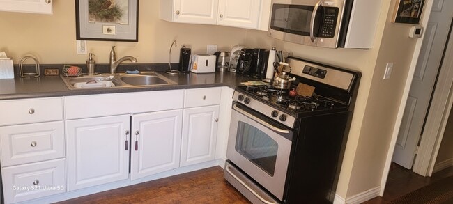 Kitchen - 2141 Westminster Dr