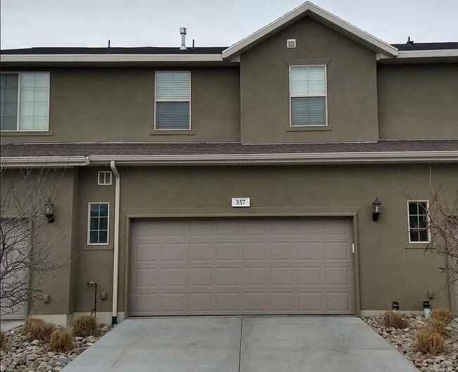 Building Photo - 357 E Vancott Wy