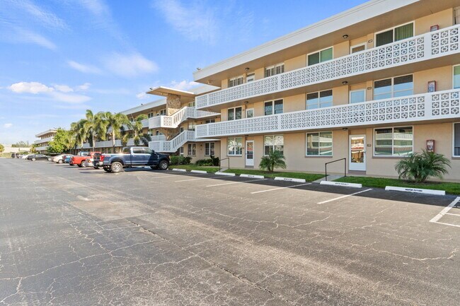 Photo - 4915 Bay St NE Townhome