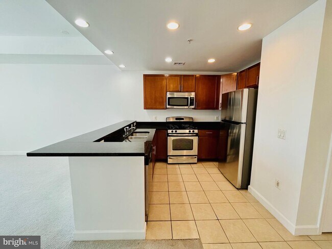 Building Photo - 8191 Strawberry Ln