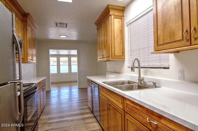 Building Photo - 7526 N 17th Dr