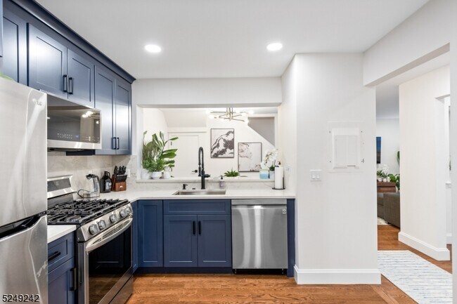 Foto del edificio - 2805 Tudor Dr