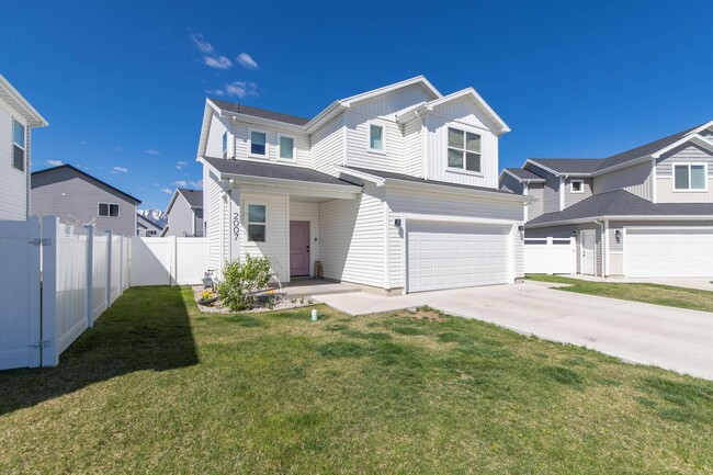 Building Photo - 2007 Redtail Cir