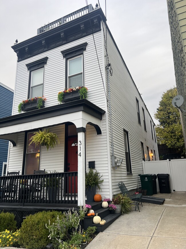 Building Photo - 314 Klotter Ave