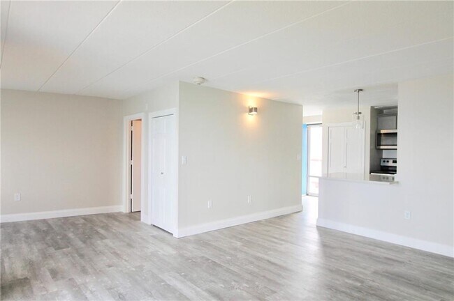 Building Photo - 1508 Capella S