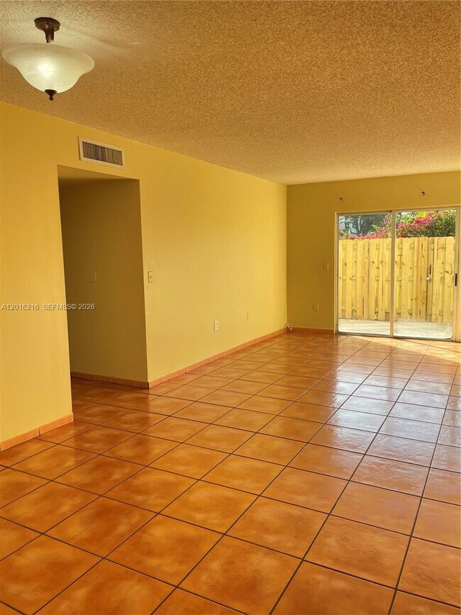 Building Photo - 6255 SW Kendale Lakes Cir