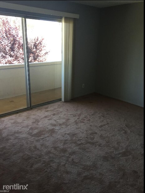 Foto del edificio - 2 br, 1 bath Townhome - 10365 Mary Avenue