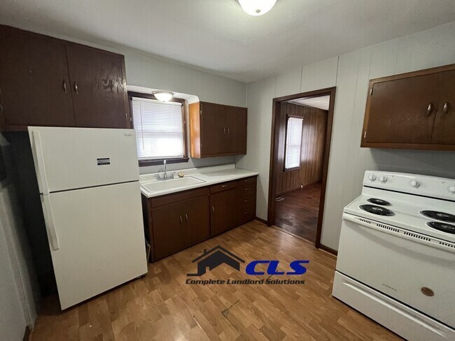 Building Photo - 2735 Maple Ave