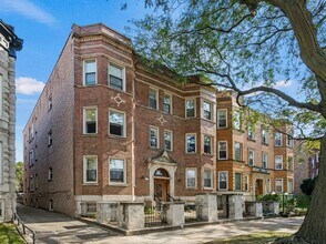 Building Photo - 6133 S Drexel Ave