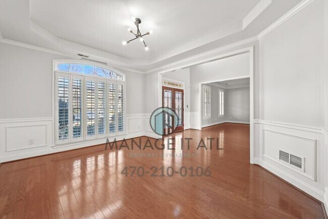 Foto del edificio - Fabulous 5-bedroom house with modern ameni...
