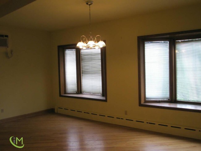 Building Photo - 3645 W Irving Park Rd