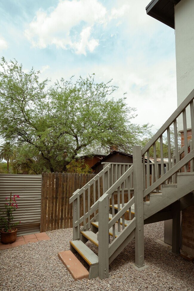 Foto del edificio - 112 E 16th St