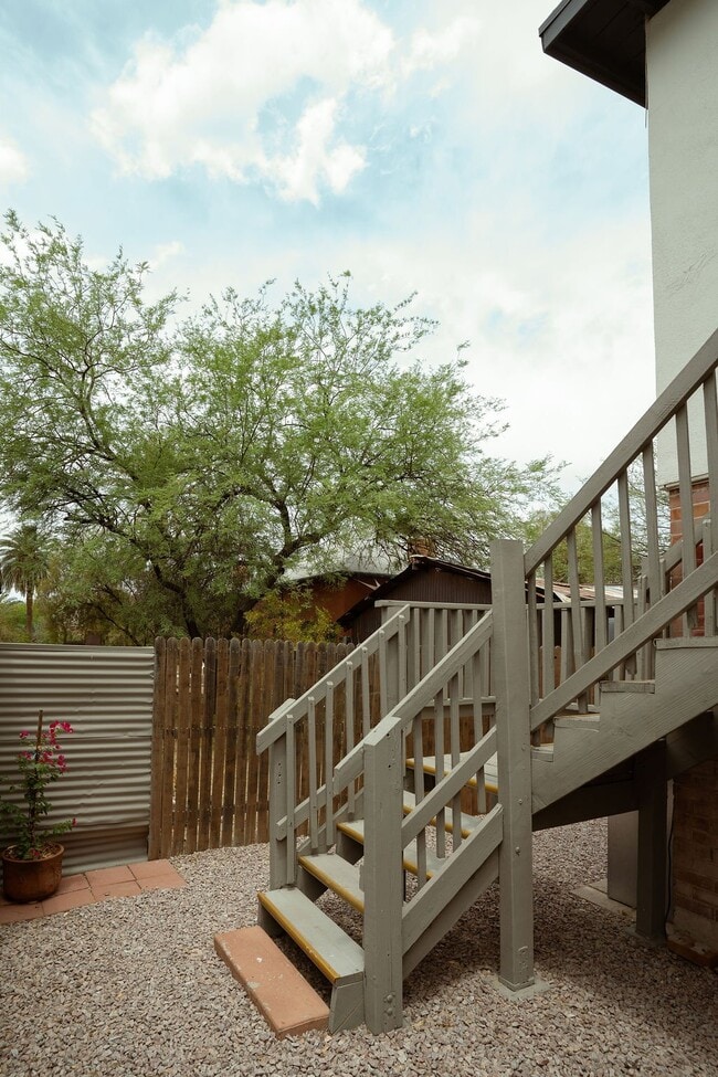 Building Photo - 112 E 16th St