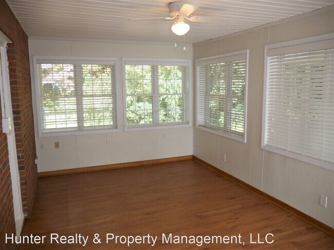 Foto del edificio - 4 br, 3 bath House - 3909 Guinevere Lane