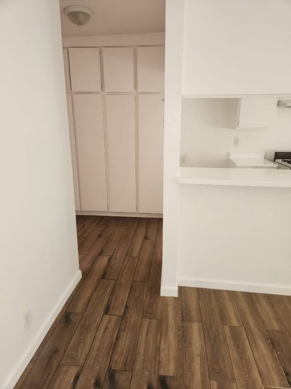 Foto principal - 316 E Ave Q-7
