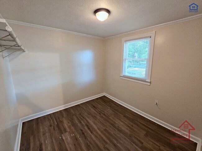 Foto del edificio - 1502 N Dixie Ave