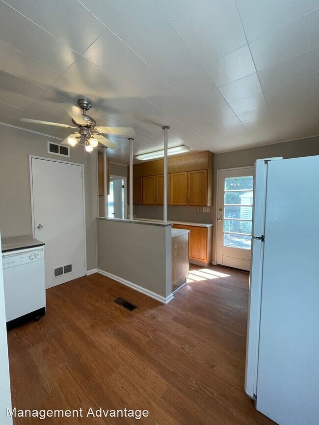 Building Photo - 3 br, 1 bath House - 259 E Sunset Lane