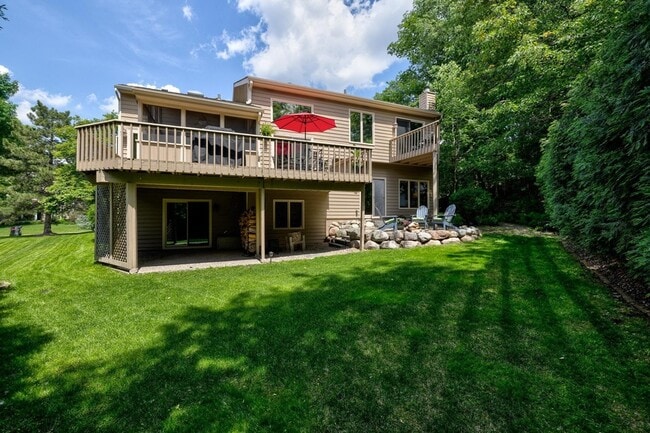 Building Photo - 9378 Olympia Dr