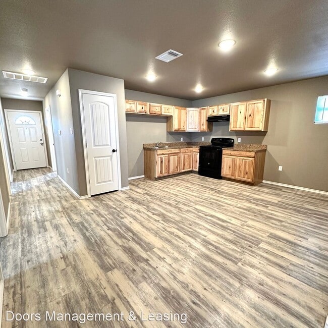Building Photo - 3 br, 2 bath House - 1304 East 15th Street