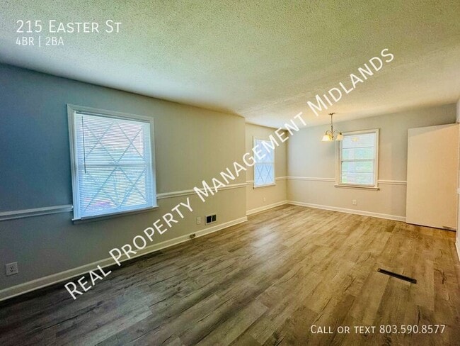 Building Photo - 215 Easter St