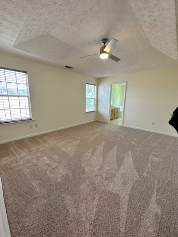 Foto del edificio - 5724 Rockingwood Dr